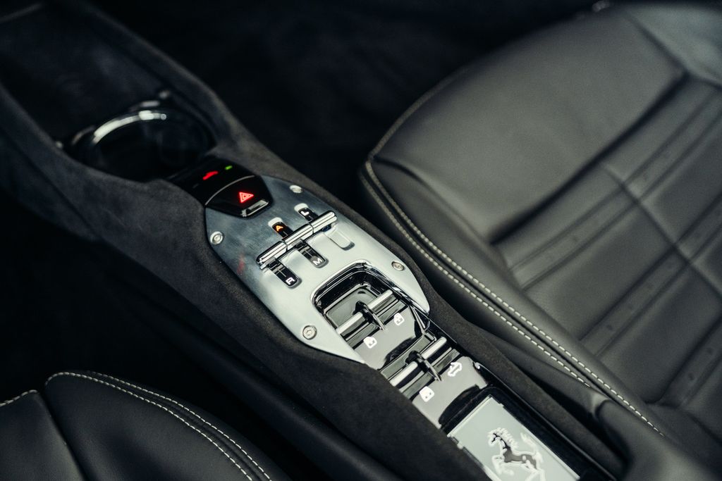 Ferrari 296 GTS 2023