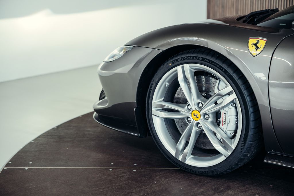 Ferrari 296 GTS 2023