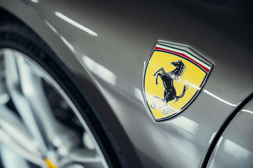 Ferrari 296 GTS 2023