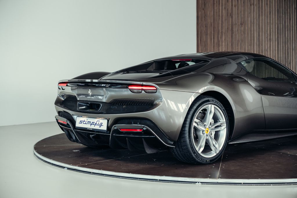 Ferrari 296 GTS 2023