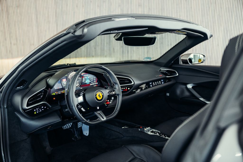Ferrari 296 GTS 2023