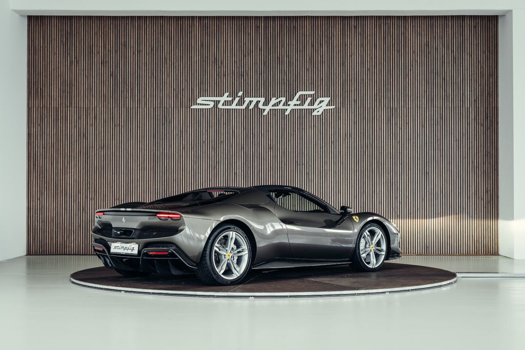 Ferrari 296 GTS 2023