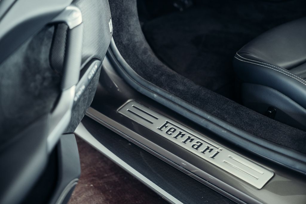 Ferrari 296 GTS 2023