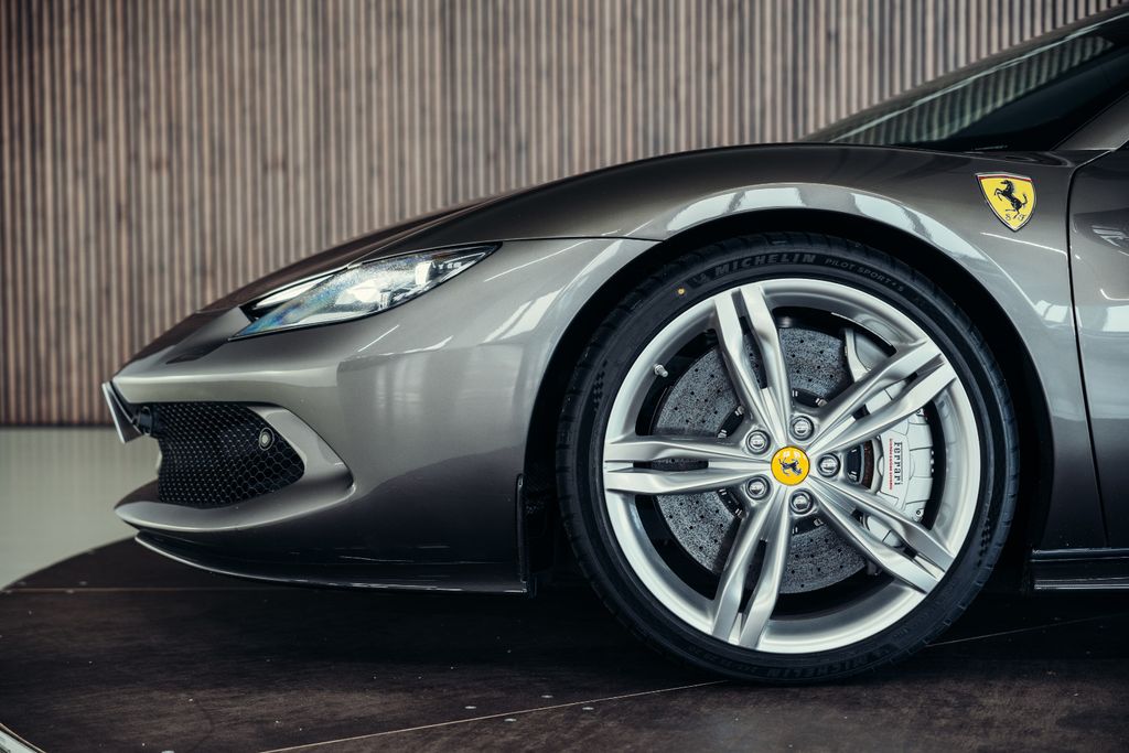 Ferrari 296 GTS 2023