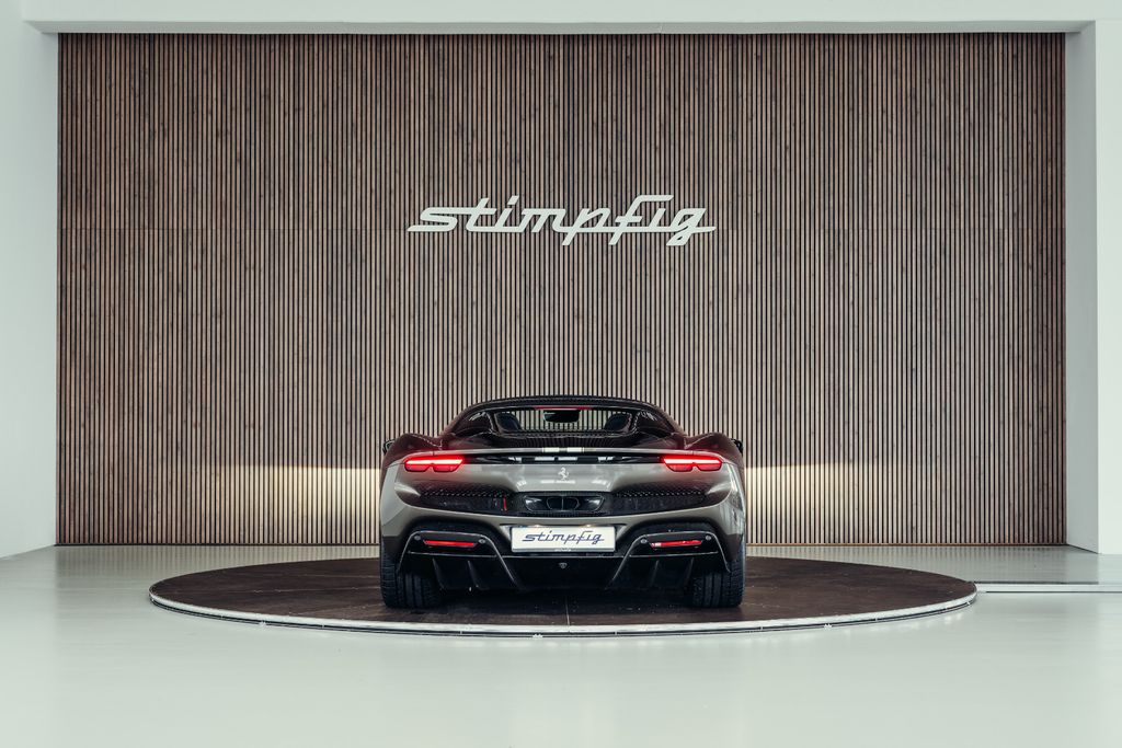 Ferrari 296 GTS 2023