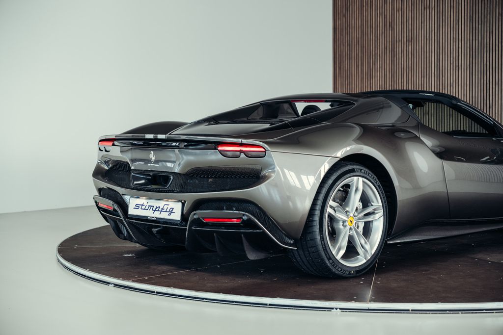 Ferrari 296 GTS 2023