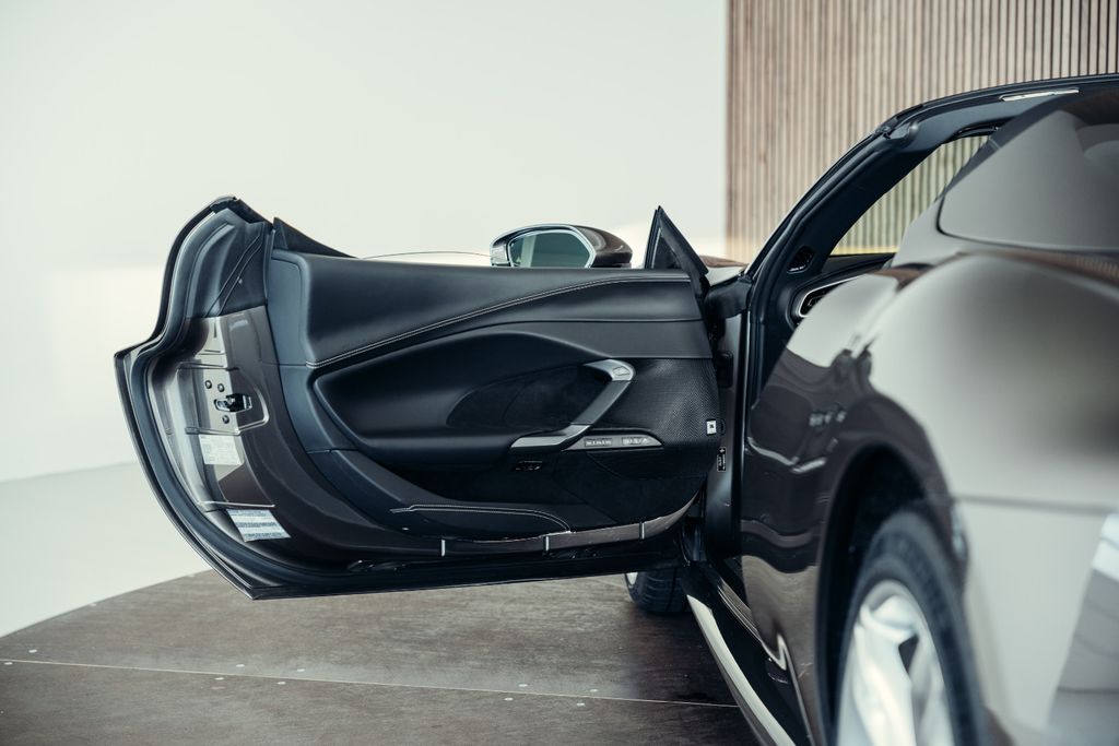 Ferrari 296 GTS 2023