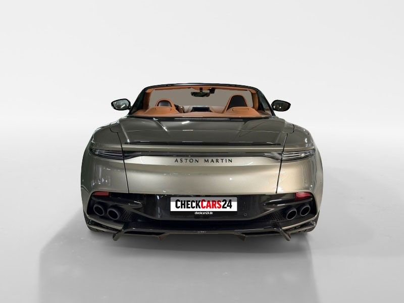 Aston Martin DBS 2024