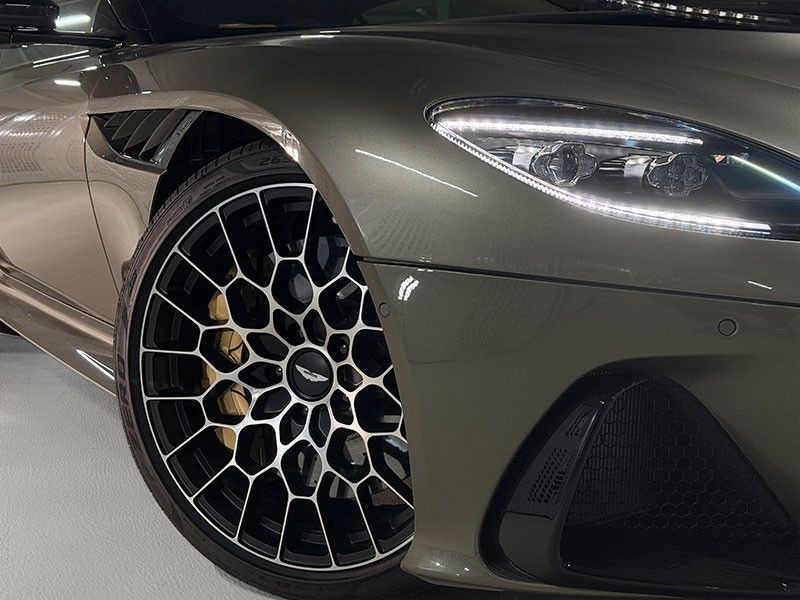 Aston Martin DBS 2024