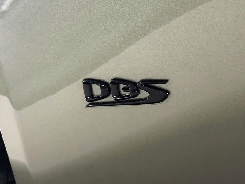 Aston Martin DBS 2024