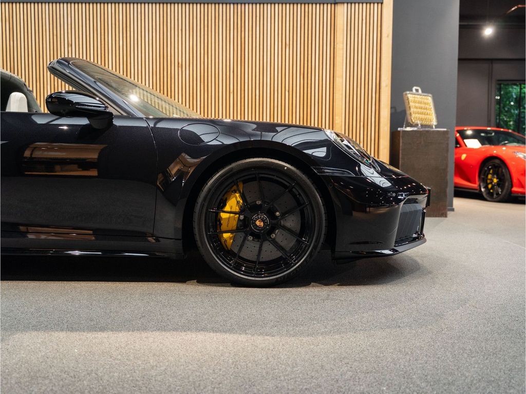 Porsche 992 2025