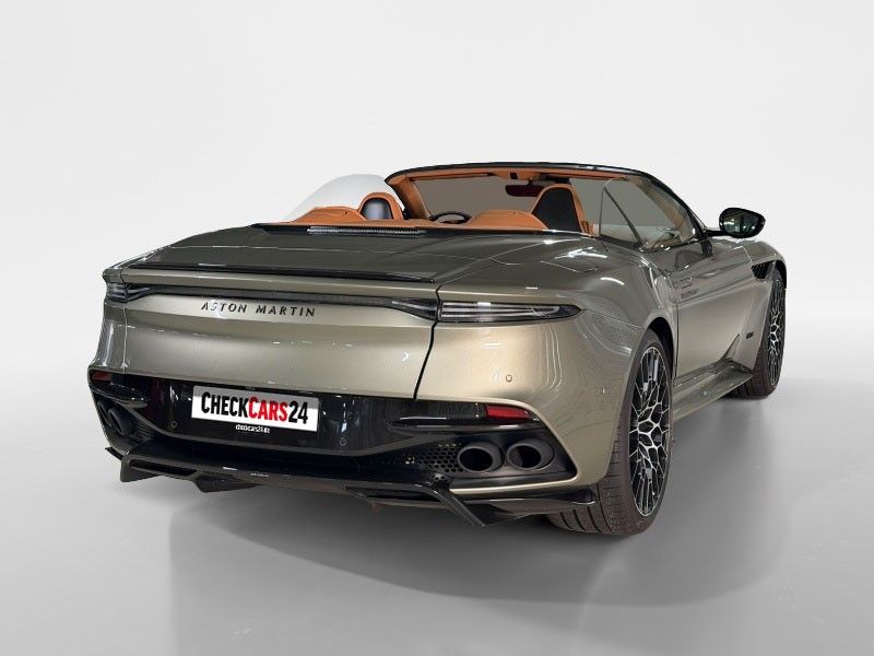 Aston Martin DBS 2024