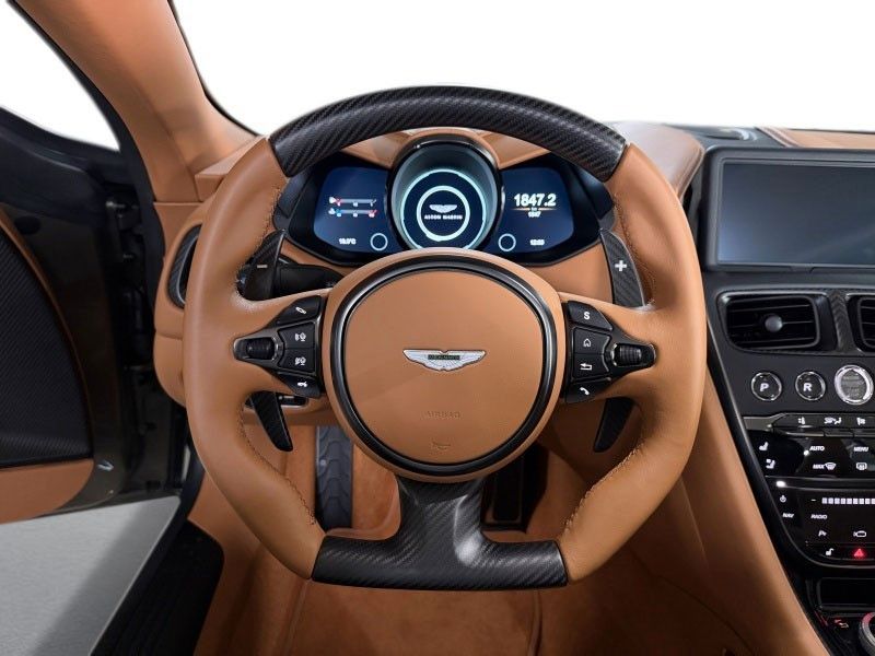 Aston Martin DBS 2024