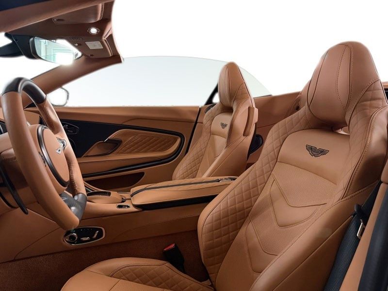 Aston Martin DBS 2024