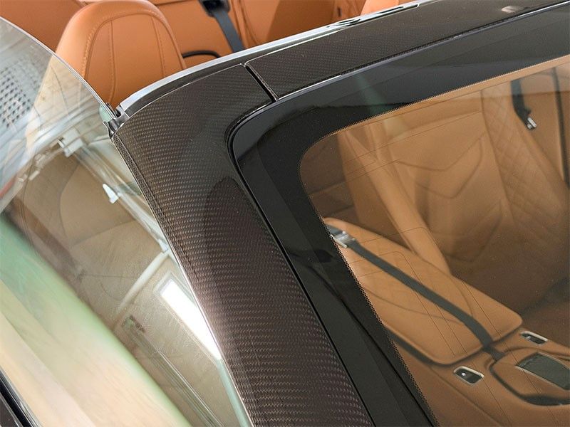 Aston Martin DBS 2024