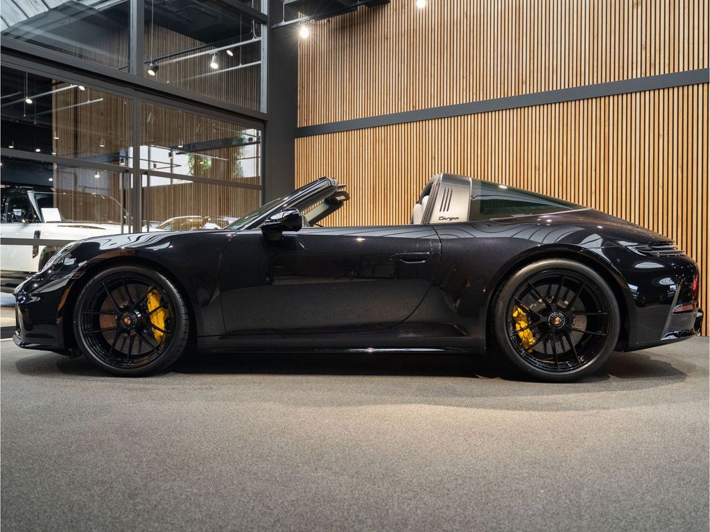 Porsche 992 2025