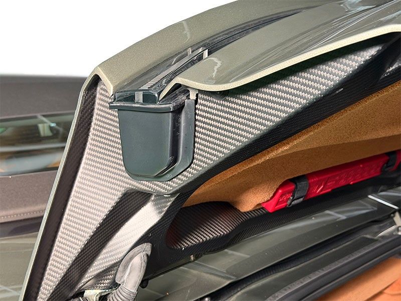 Aston Martin DBS 2024