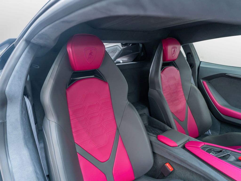 Lamborghini Revuelto 2025