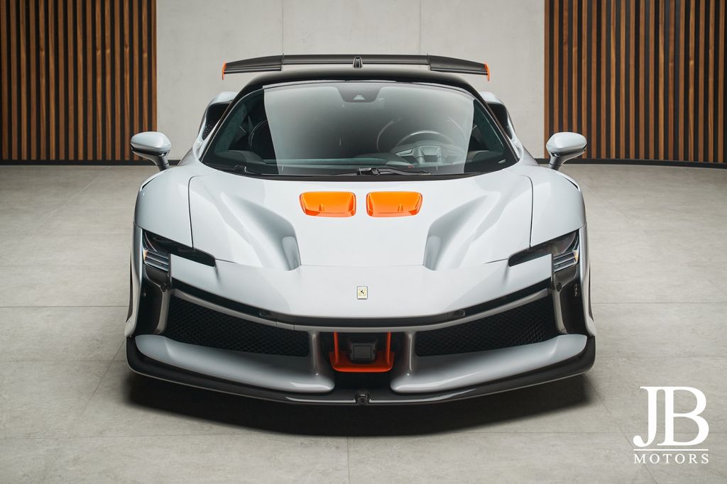 Ferrari SF90 2025