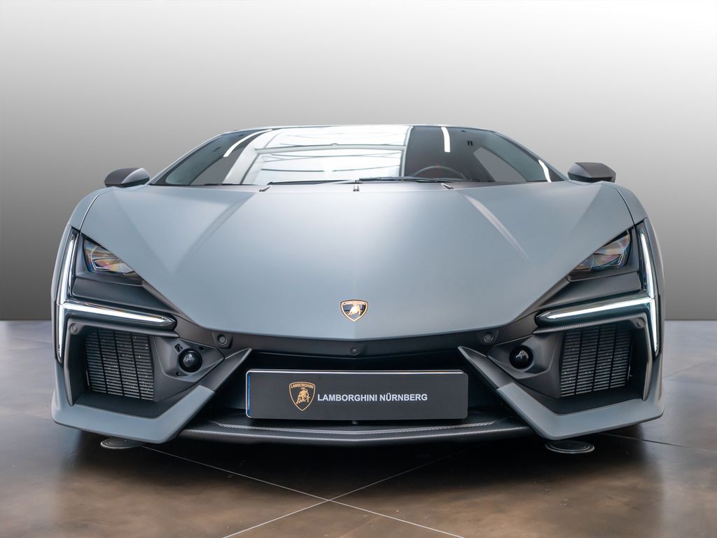 Lamborghini Revuelto 2025