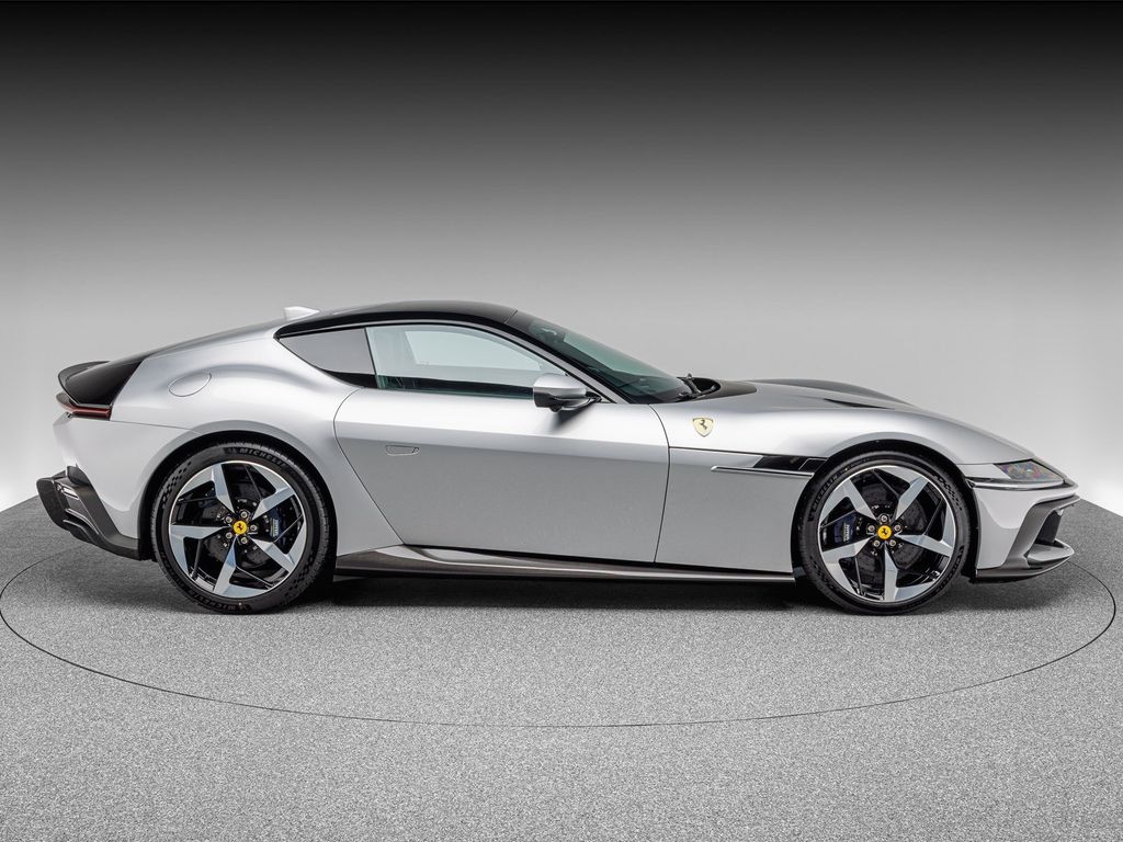 Ferrari 12Cilindri 2025