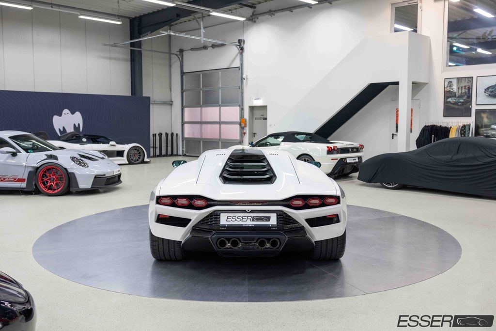 Lamborghini Countach 2022