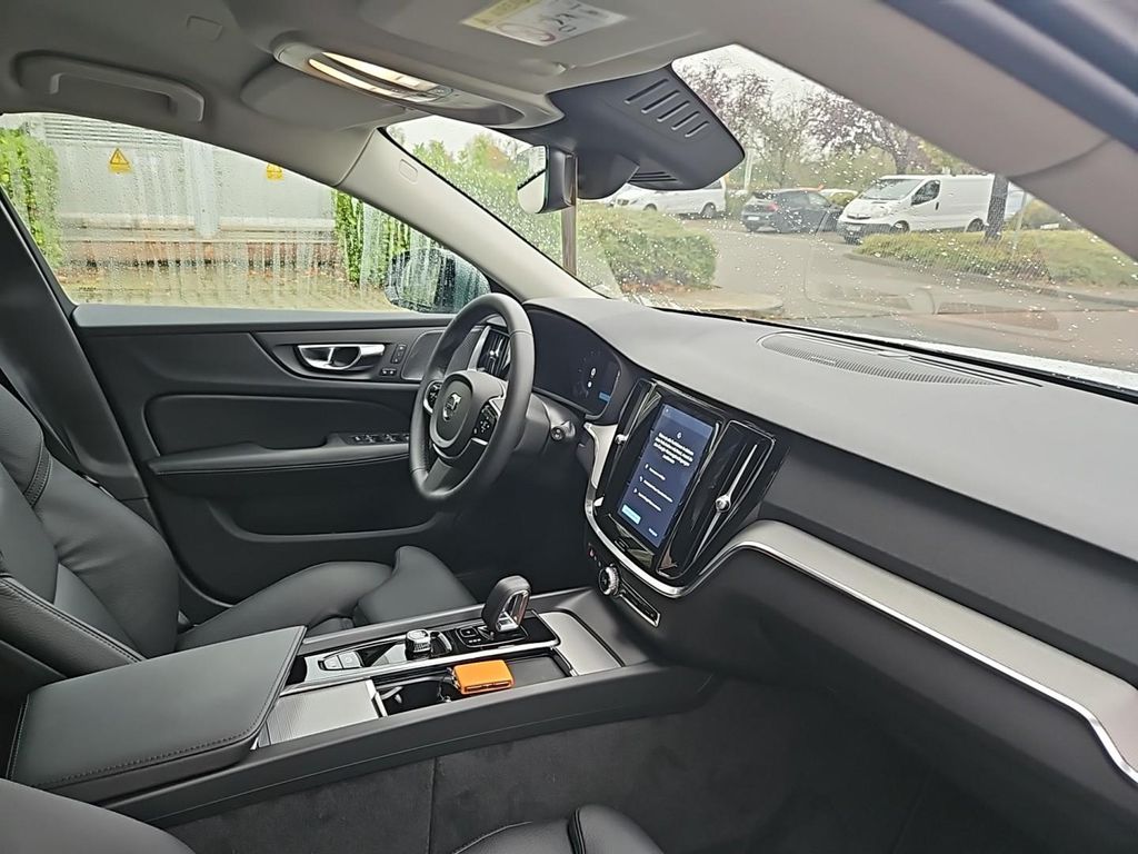 Volvo V60 2024
