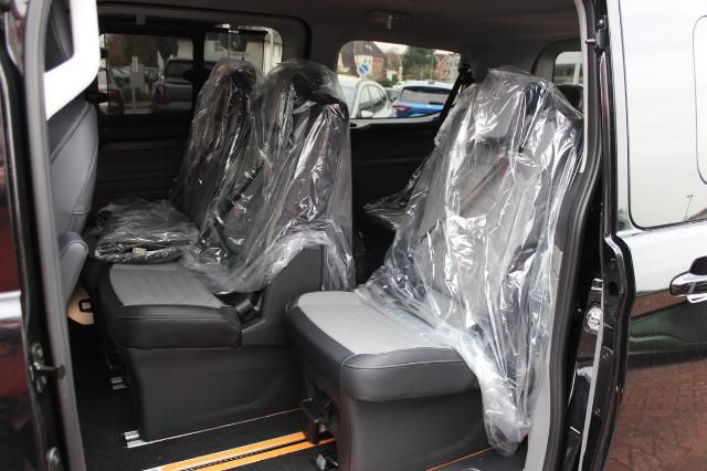 Ford Tourneo Custom 2025