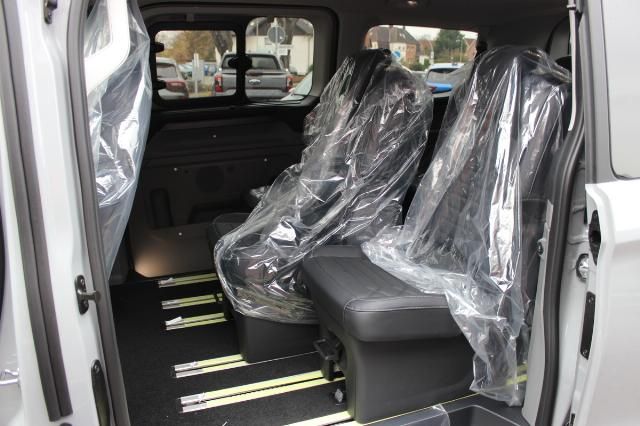 Ford Tourneo Custom 2025