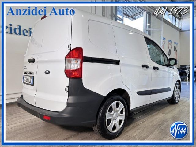Ford Transit Courier 2021