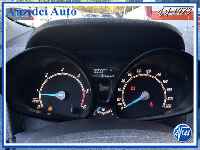 Ford Transit Courier 2021