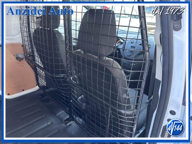 Ford Transit Courier 2021