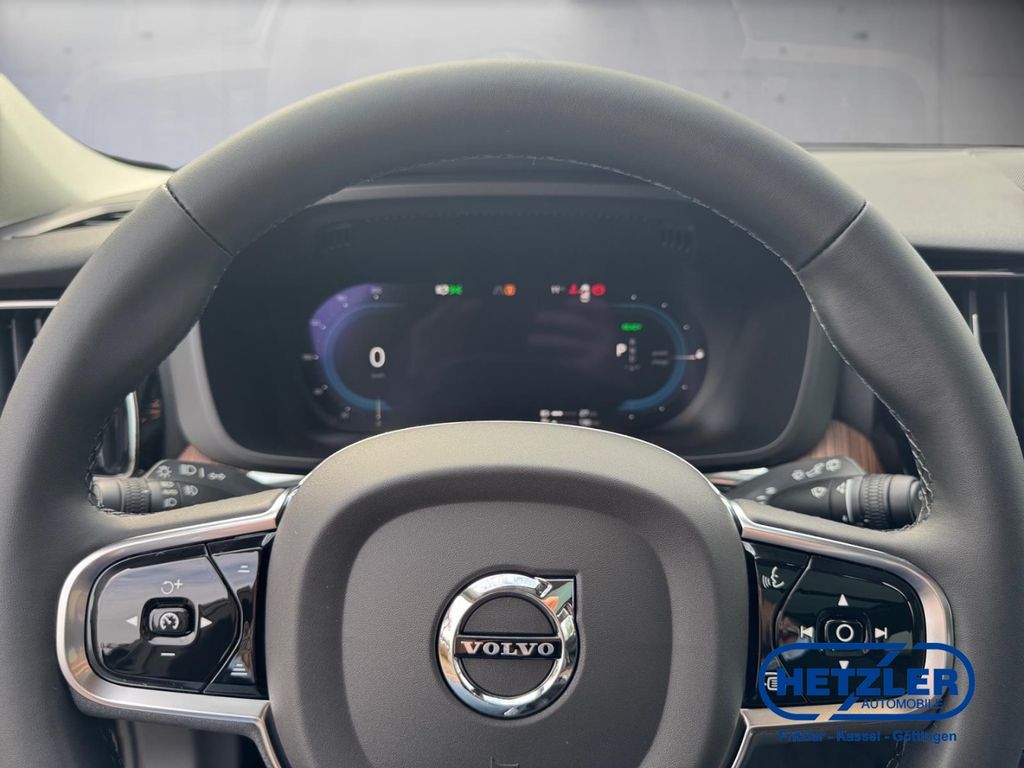 Volvo XC60 2025
