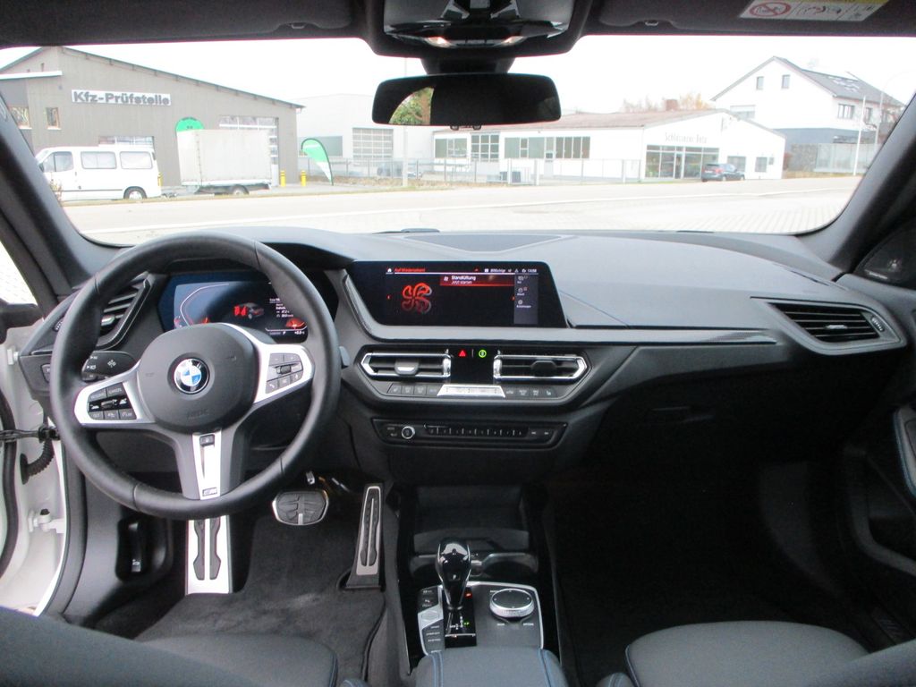 BMW 218 2024
