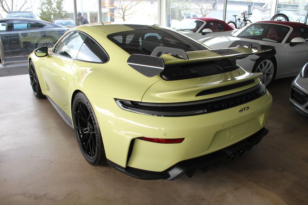 Porsche 992 2025