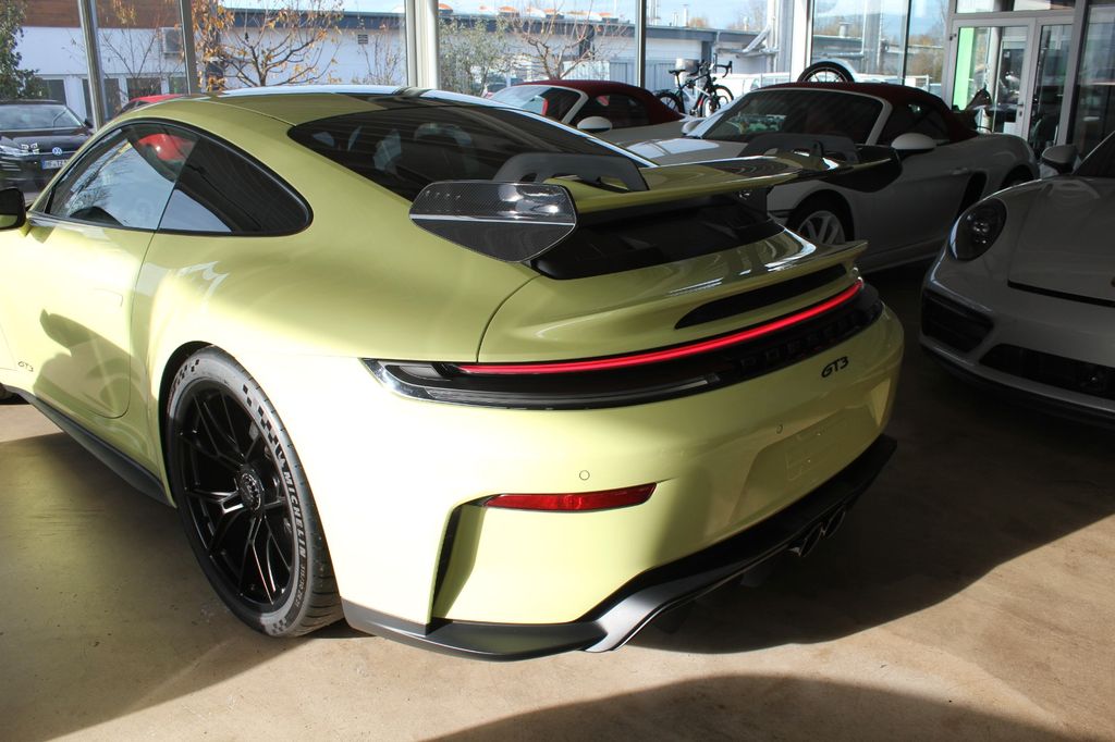 Porsche 992 2025