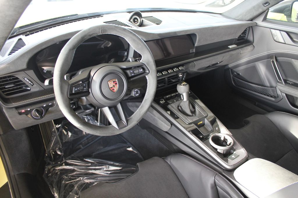 Porsche 992 2025