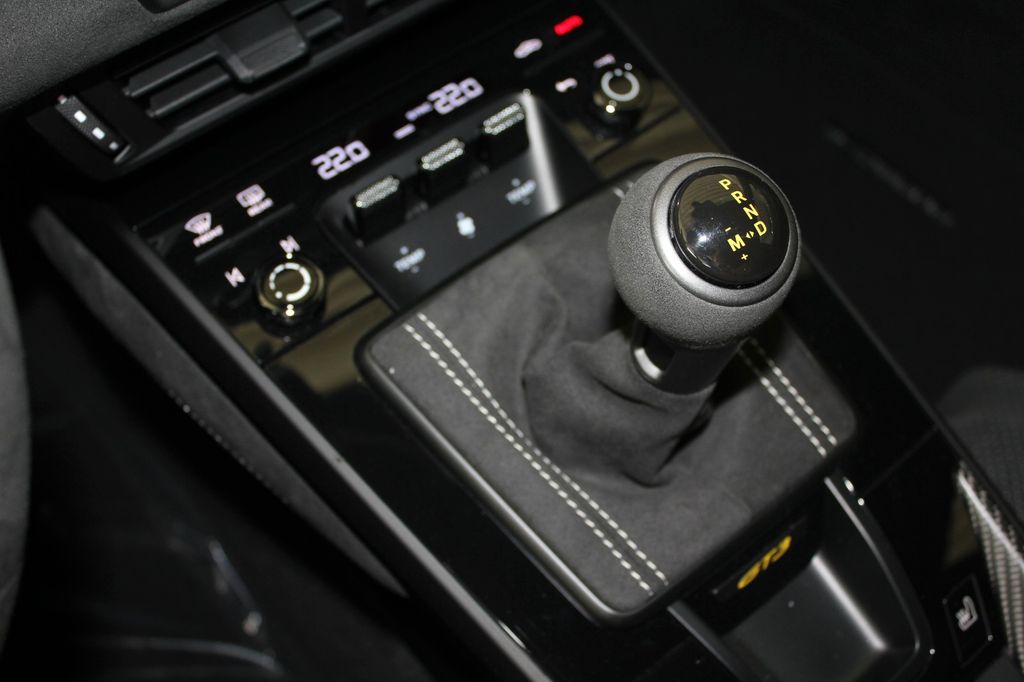 Porsche 992 2025