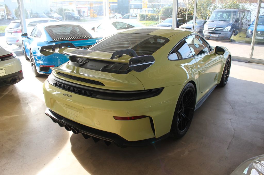 Porsche 992 2025