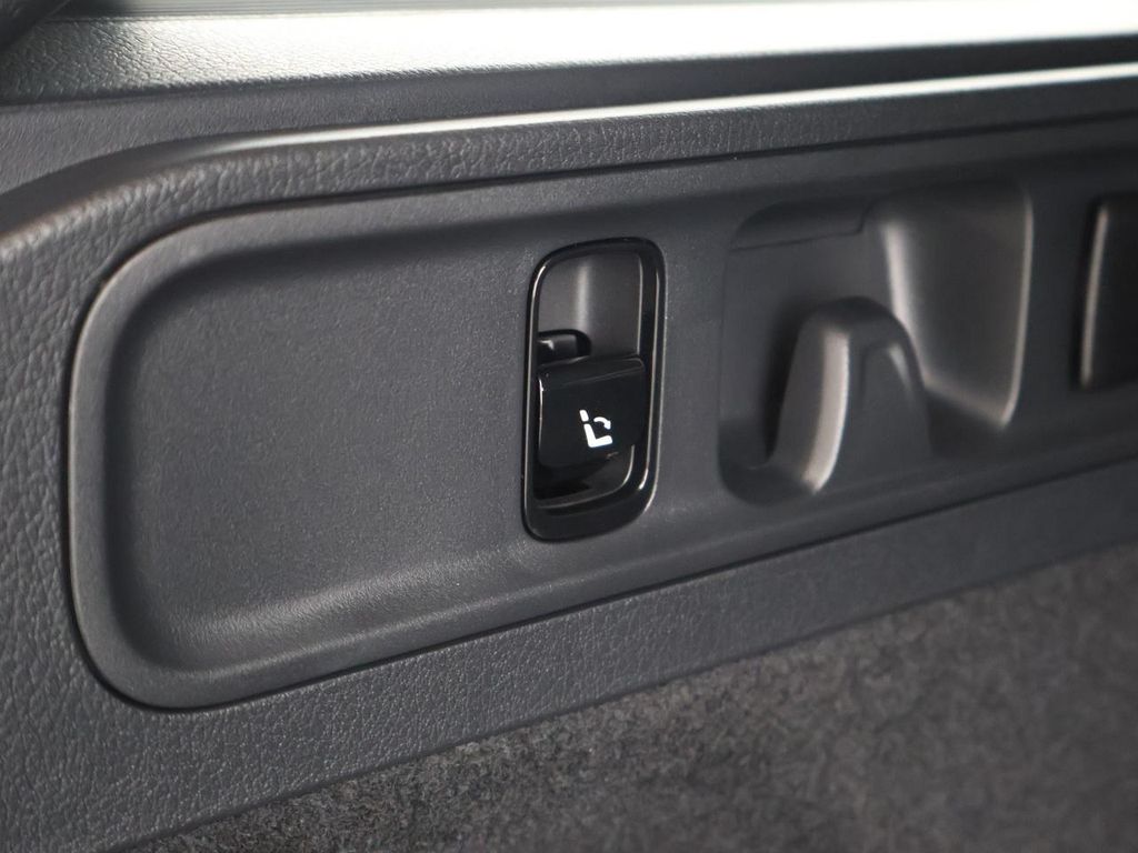 Mercedes-Benz C 220 2025