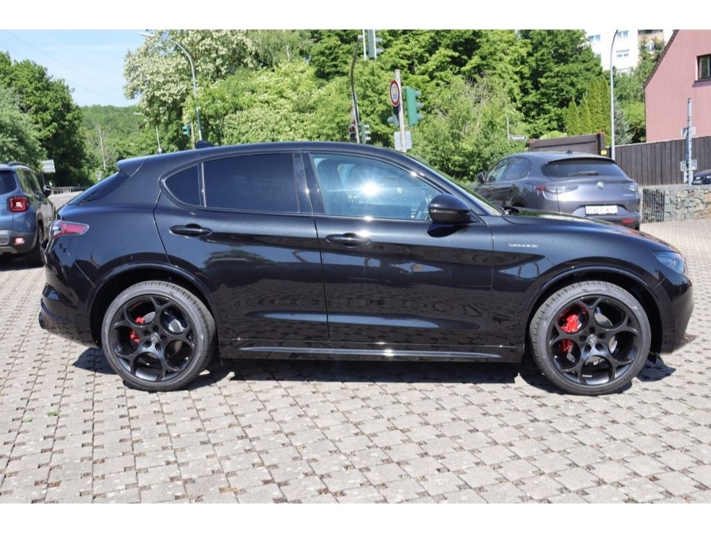 Alfa Romeo Stelvio 2025