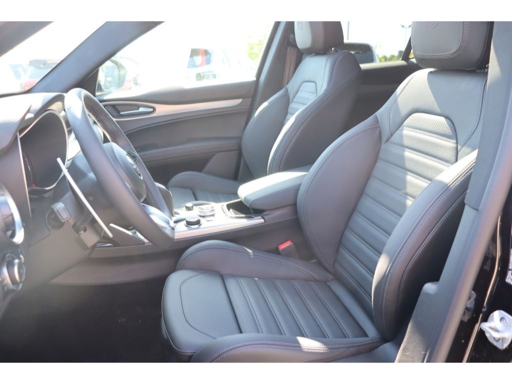 Alfa Romeo Stelvio 2025