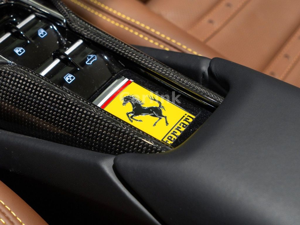 Ferrari 296 GTS 2024