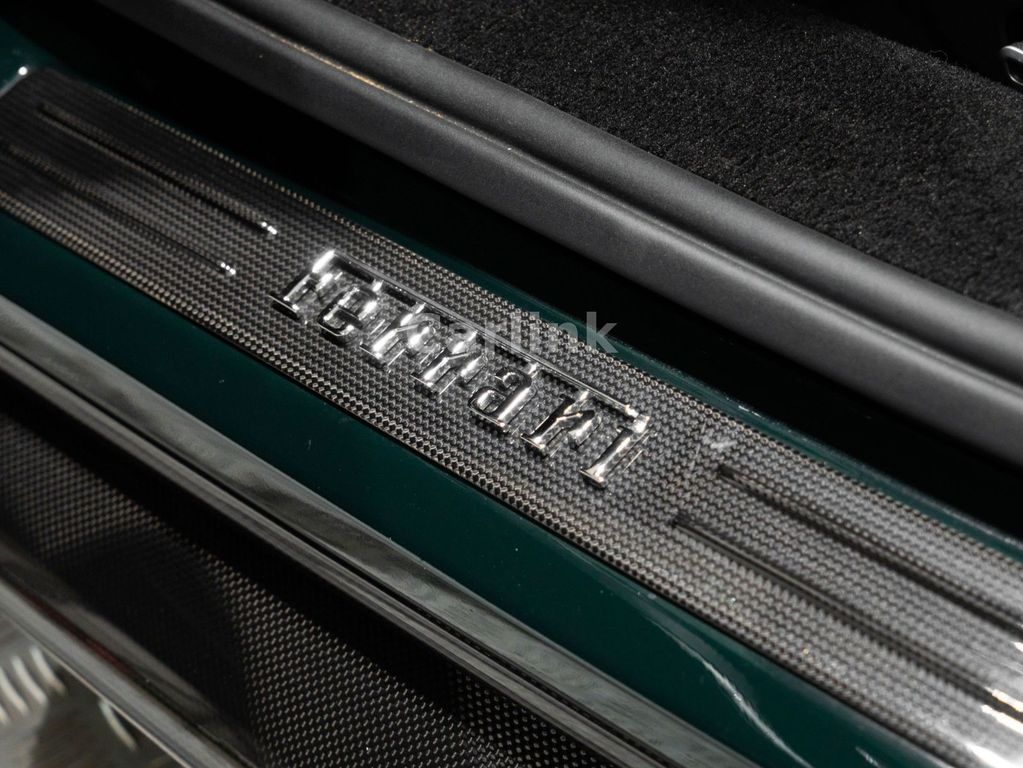 Ferrari 296 GTS 2024