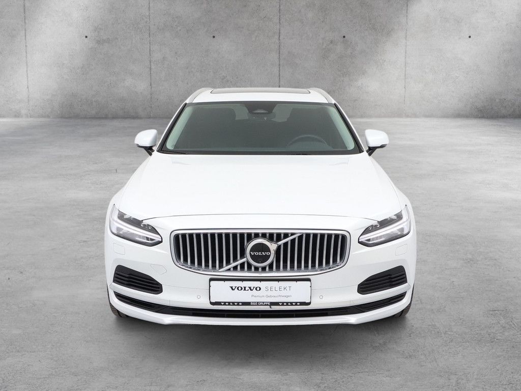 Volvo V90 2025