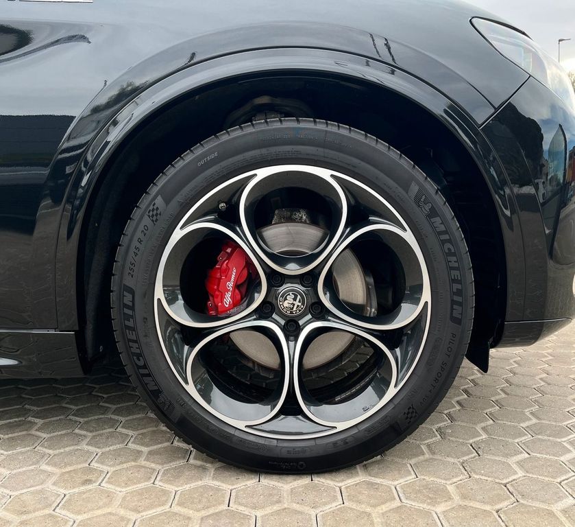 Alfa Romeo Stelvio 2024