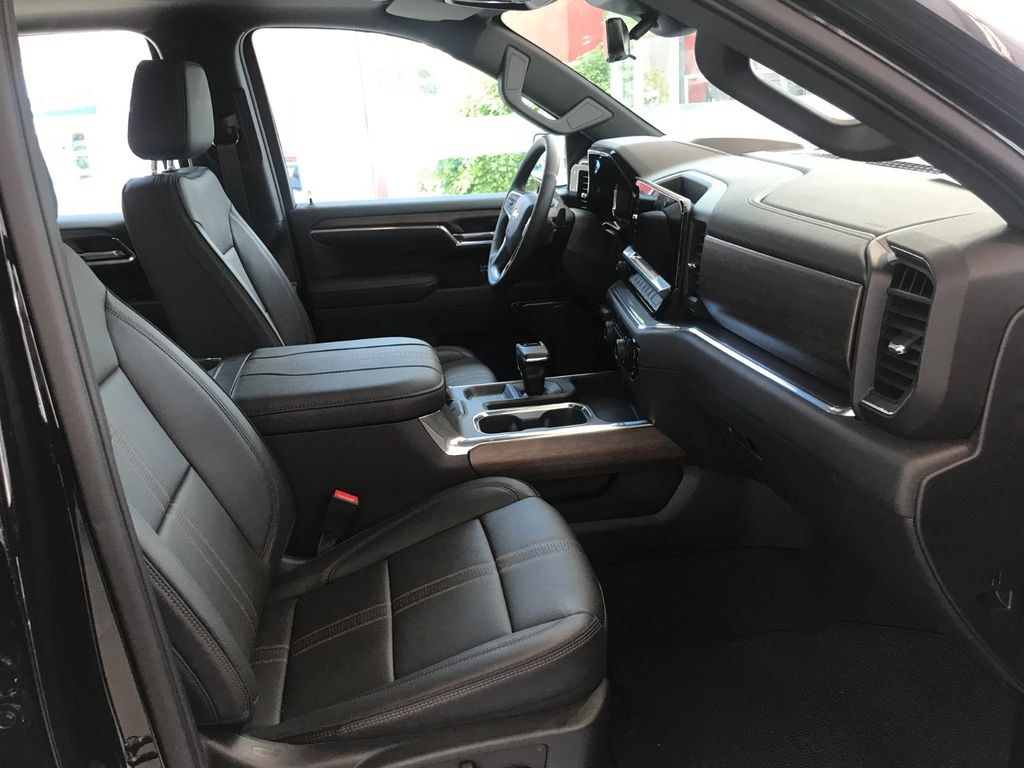 Chevrolet Silverado 2025