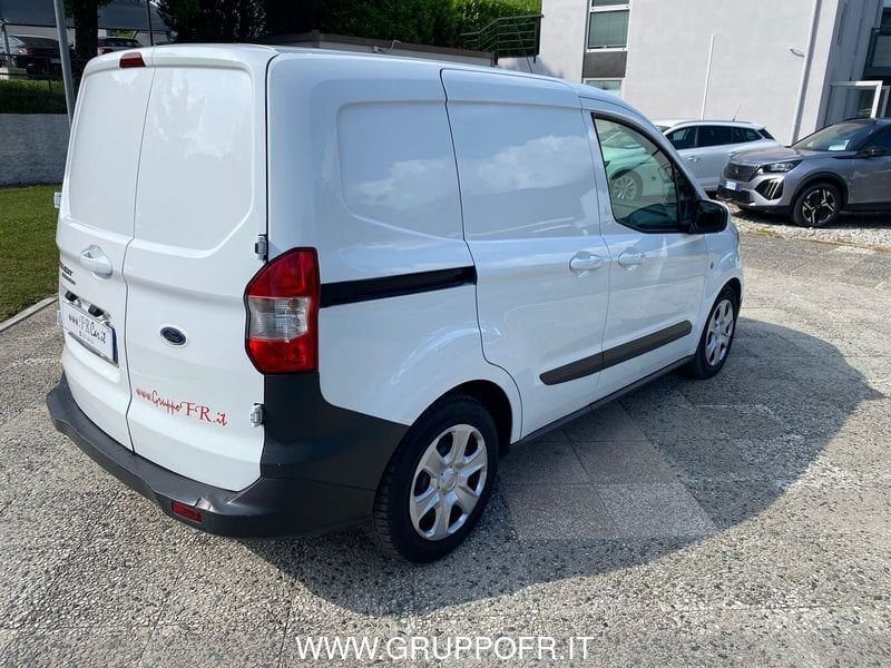 Ford Transit Courier 2017