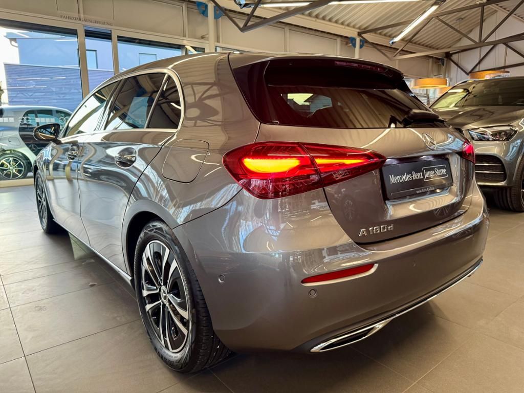 Mercedes-Benz A 180 2024