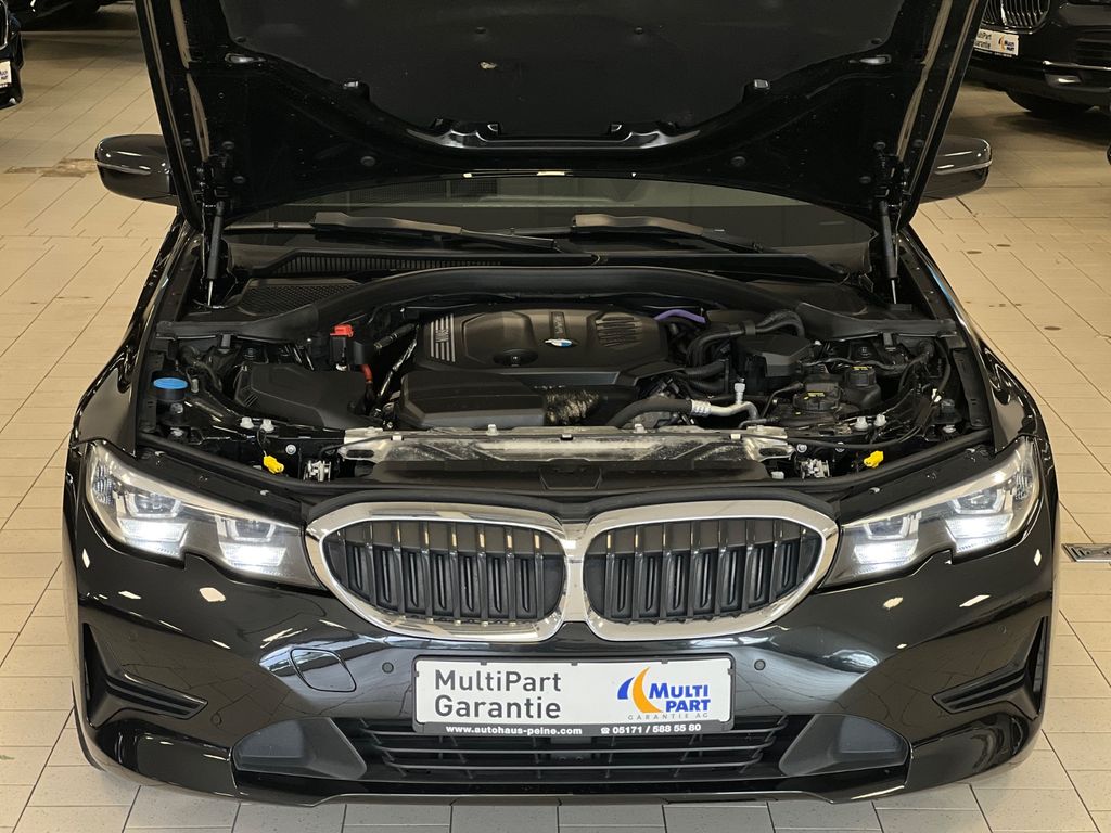BMW 318 2021